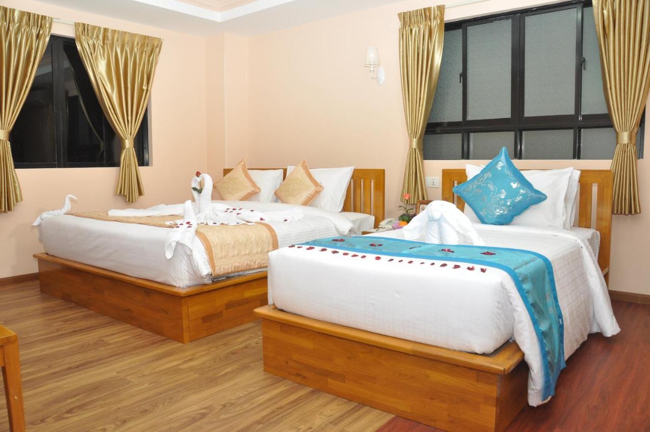 Royal Landmark Hotel Yangon Esterno foto